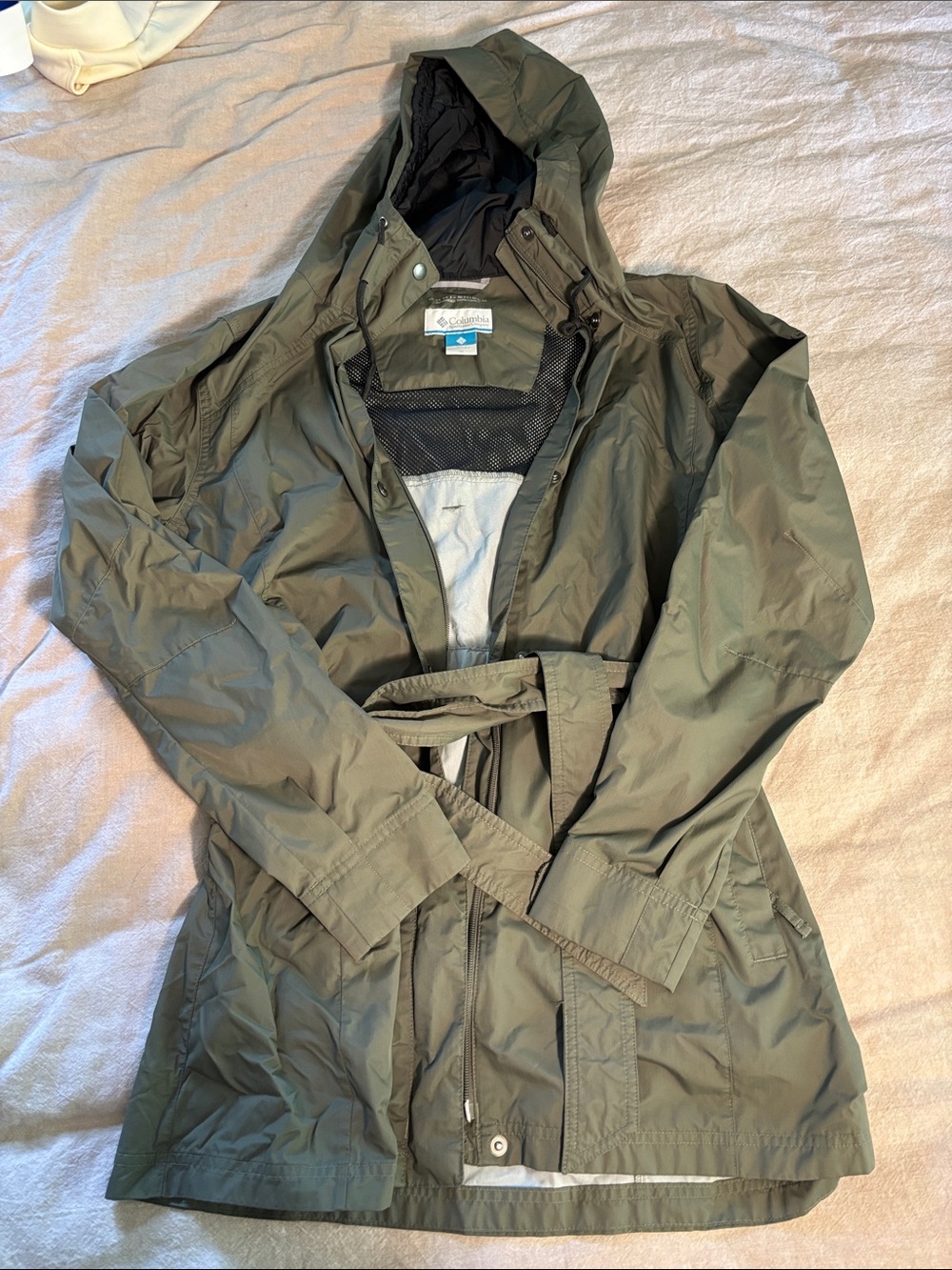 Columbia Omni Shield Women's Olive Green Hooded Rain Jacket